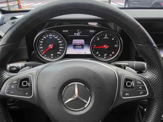 Mercedes E Class foto 2