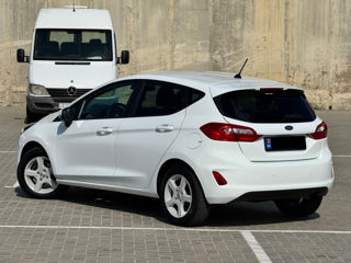 Ford Fiesta foto 5