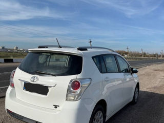 Toyota Verso foto 4