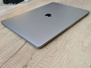 Macbook Pro 15 2019 (i9 16x 5.00Ghz, 16Gb, 512Gb, Radeon PRO Vega 4Gb) foto 5