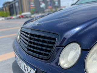 Mercedes E-Class foto 1