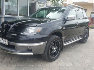 Mitsubishi Outlander foto 1