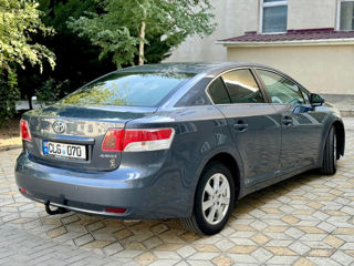 Toyota Avensis foto 5