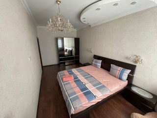 Apartament cu 2 camere, 89 m², Centru, Chișinău foto 3