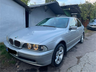 BMW 5 Series foto 1