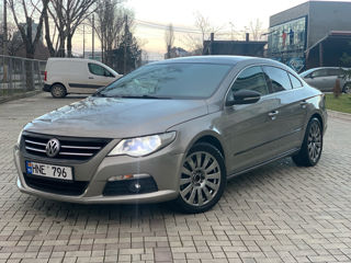 Volkswagen Passat CC foto 1