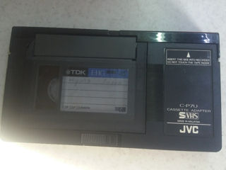 Продаю касетную видео камеру JVC foto 8