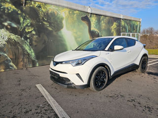 Toyota C-HR foto 2