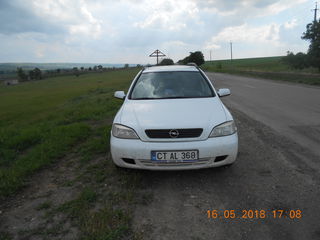 Opel Astra foto 1