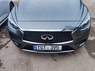 Infiniti Q30