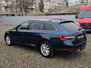 Skoda Superb foto 3