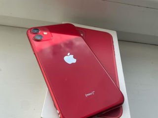 iPhone 11 red foto 2