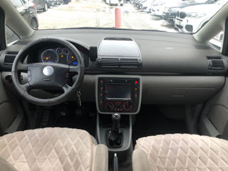 Volkswagen Sharan foto 8