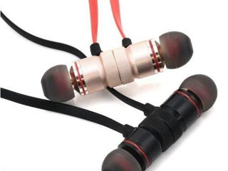 Наушники беспроводные. С магнитом. Bluetooth-
