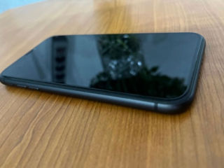 Vând IPhone 11 foto 1