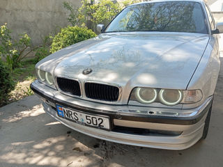 BMW 7 Series foto 2