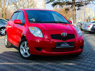 Toyota Yaris foto 1