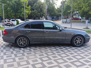 Mercedes E-Class foto 3