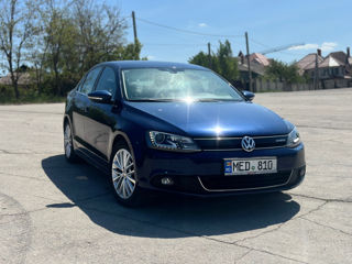 Volkswagen Jetta фото 2