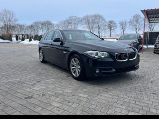 BMW 5 Series foto 2