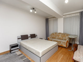 Apartament cu 2 camere, 63 m², Centru, Chișinău foto 3