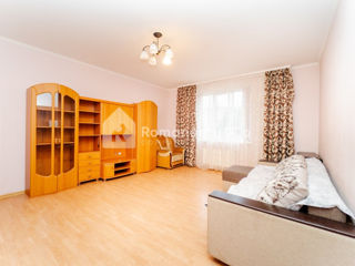 Apartament cu 2 camere, 81 m², Botanica, Chișinău foto 2