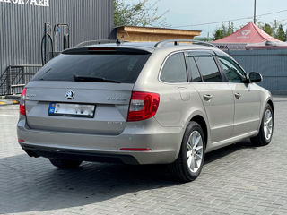 Skoda Superb foto 2