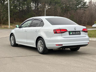 Volkswagen Jetta foto 2