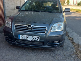 Toyota Avensis foto 7