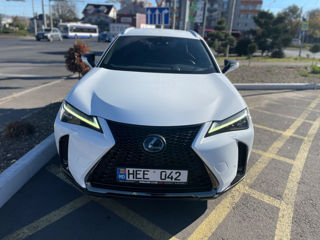 Lexus UX foto 9