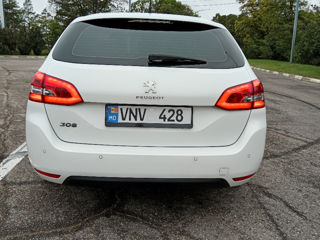 Peugeot 308 foto 8