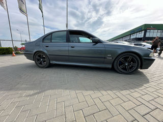 BMW 5 Series foto 7