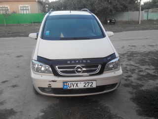 Opel Zafira foto 2