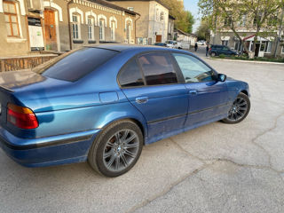 BMW 5 Series foto 3