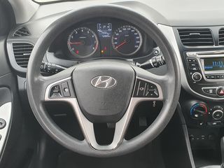 Hyundai Accent foto 10