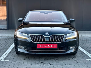 Skoda Superb foto 2