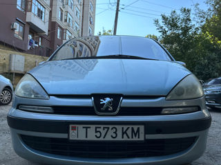 Peugeot 807 foto 1