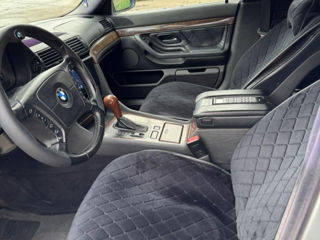 BMW 7 Series foto 4