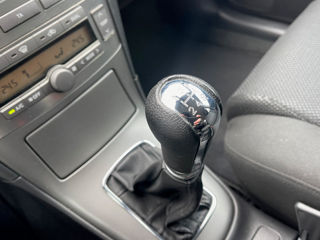 Toyota Avensis foto 15