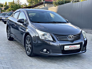 Toyota Avensis foto 2