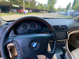 BMW 5 Series foto 10