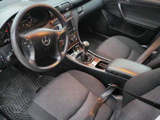 Mercedes C-Class foto 10