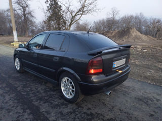 Opel Astra foto 2