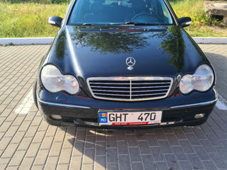 Mercedes C-Class foto 3