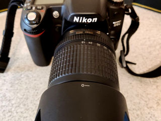 Vând Nikon D80, cu lentilă 18-135
