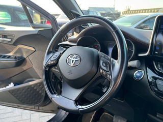 Toyota C-HR foto 9