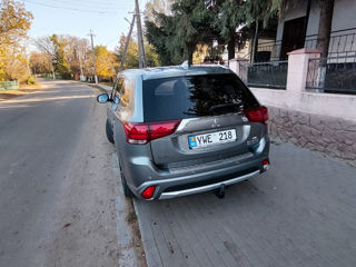 Mitsubishi Outlander foto 4