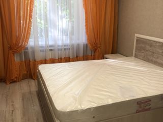 Apartament cu 2 camere, 70 m², Buiucani, Chișinău foto 3