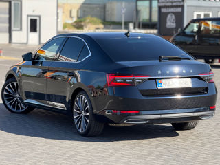 Skoda Superb foto 3