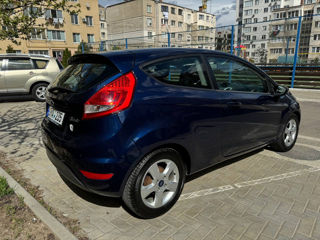 Ford Fiesta foto 3